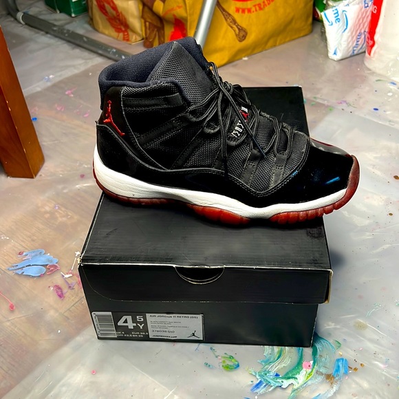 Air Jordan Retro 11 - Picture 1 of 7
